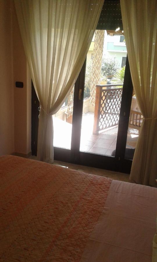 B&B Caravaggio San Donaci Exterior photo