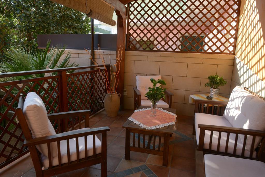 B&B Caravaggio San Donaci Exterior photo