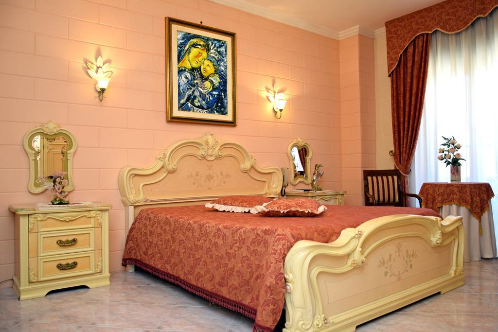 B&B Caravaggio San Donaci Exterior photo