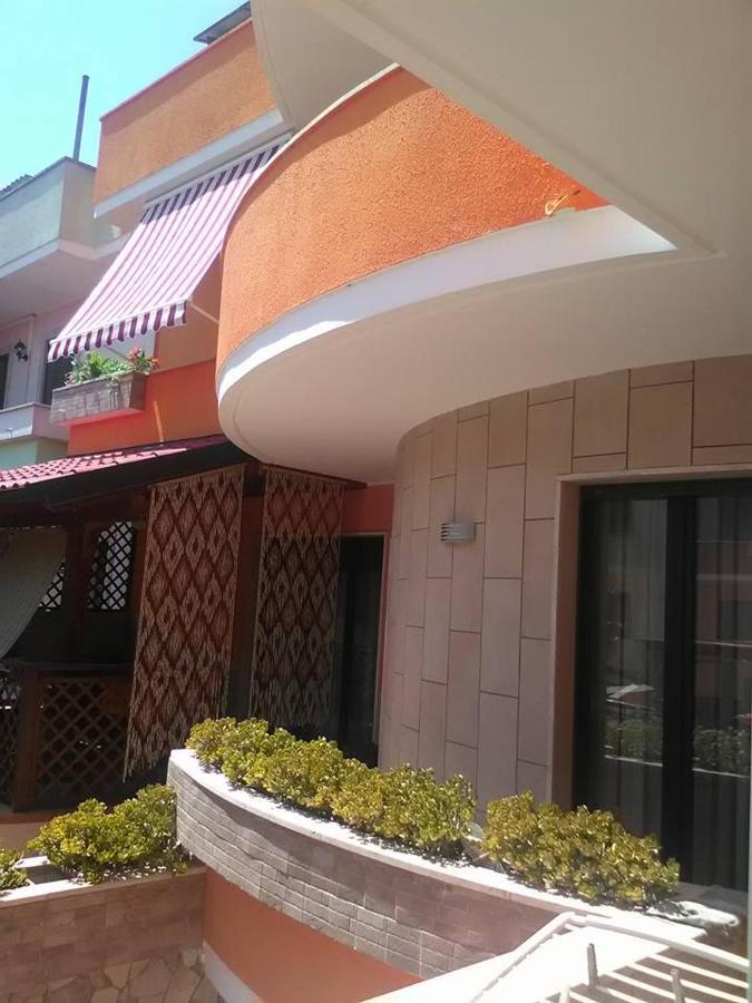 B&B Caravaggio San Donaci Exterior photo